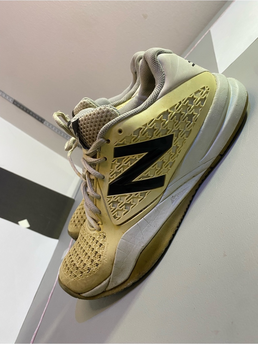 New Balance 996 VIONIC Cream Textured/Pattern Trainers US7 EU38
